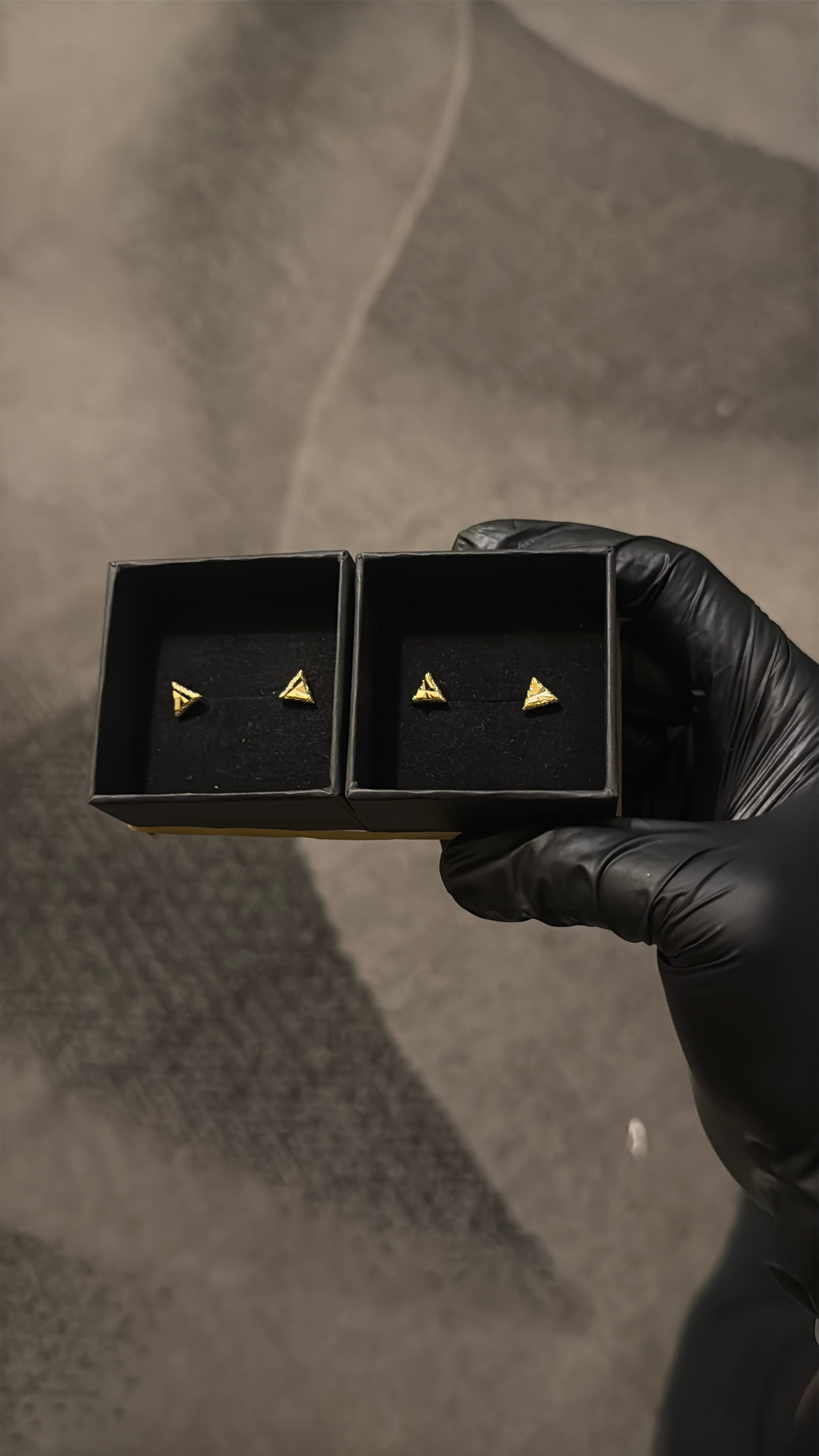 STD S004  Gold Stud Earrings