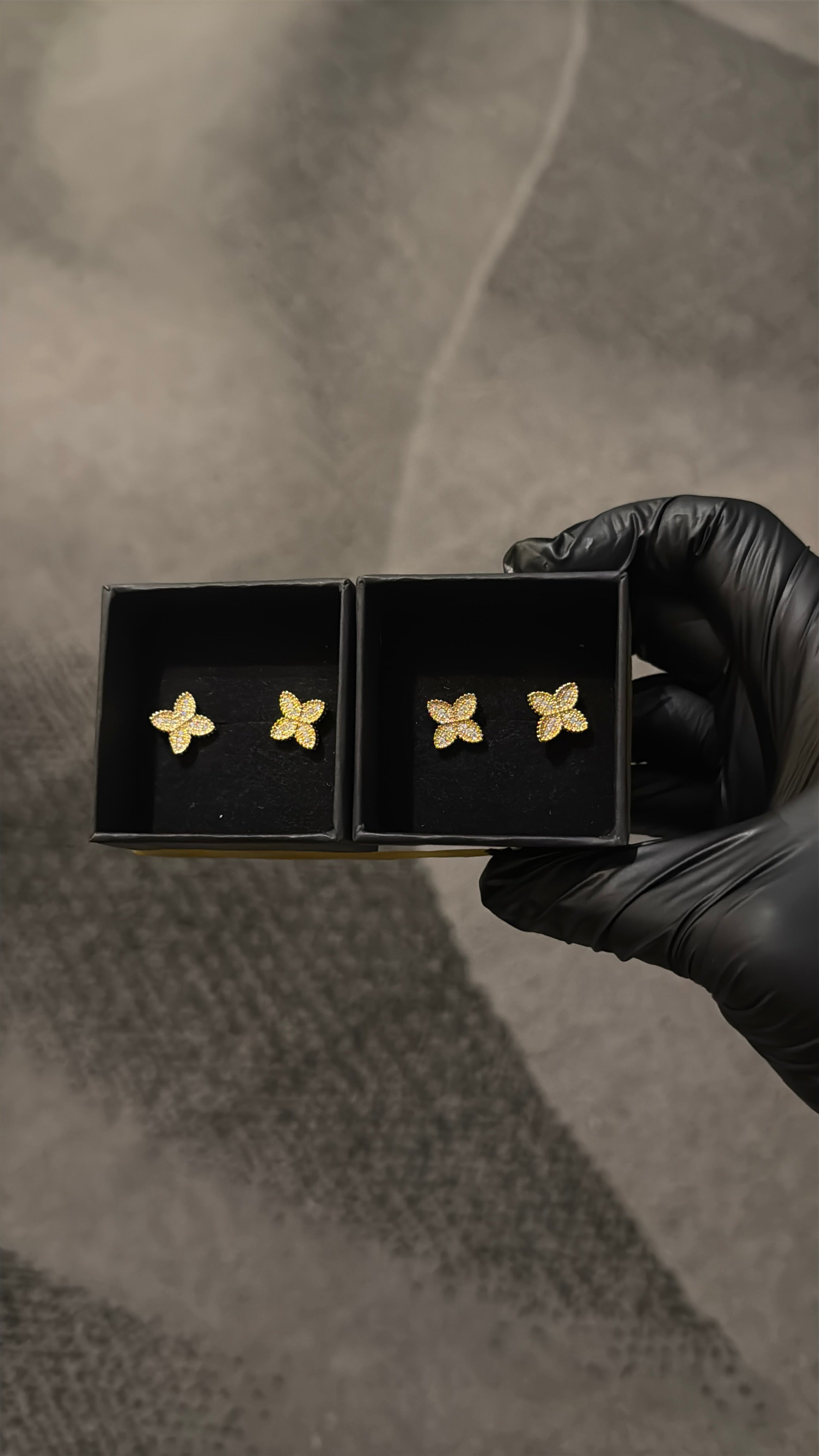 STD S007  Gold Stud Earrings