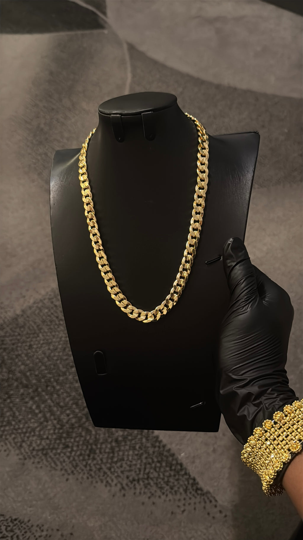 Cuban Gold Lookalike Chain Necklace