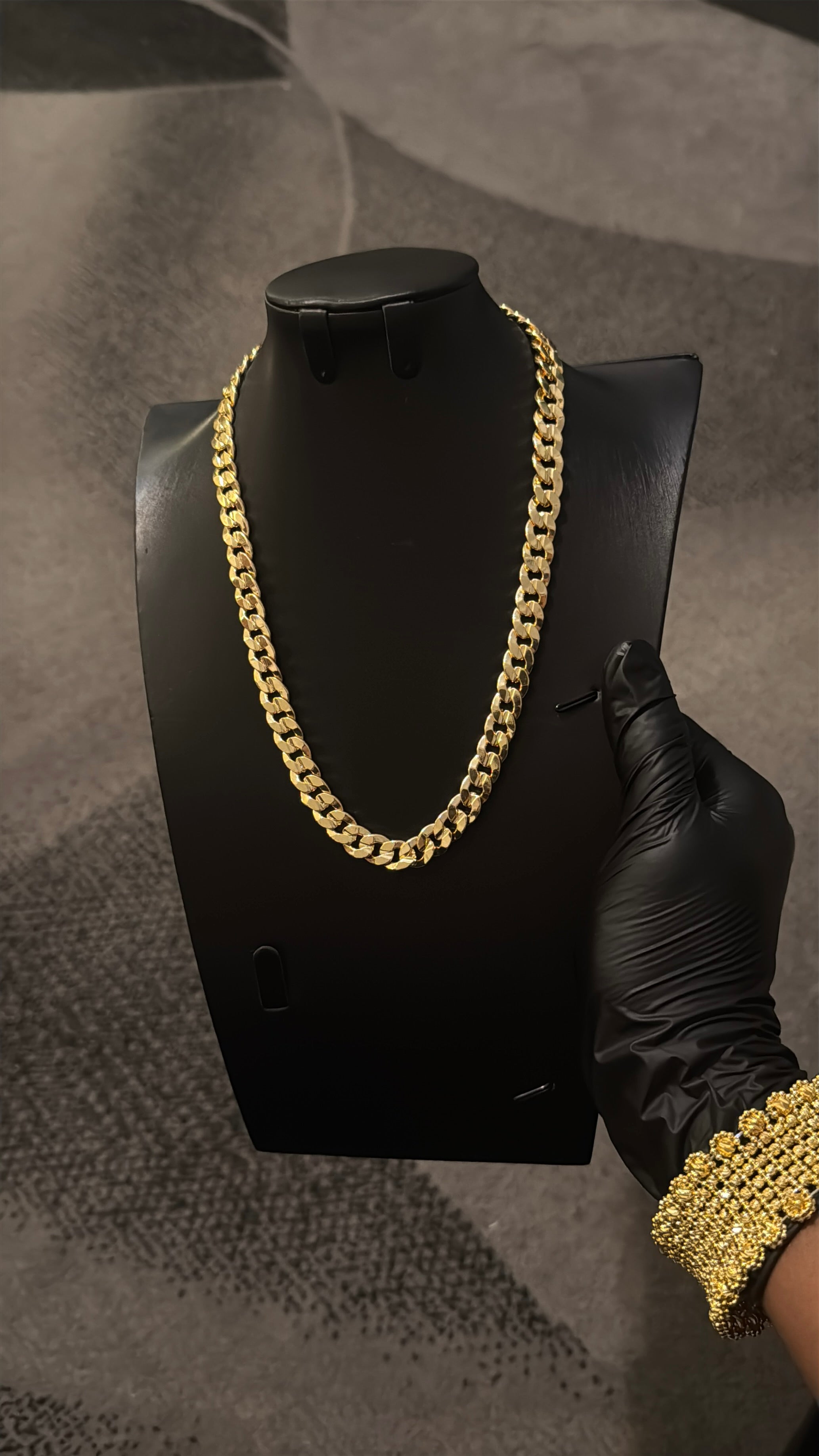Cuban Gold Lookalike Chain Necklace