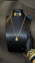 Abstract Tassel Pendant Necklace Set Gold Lookalike