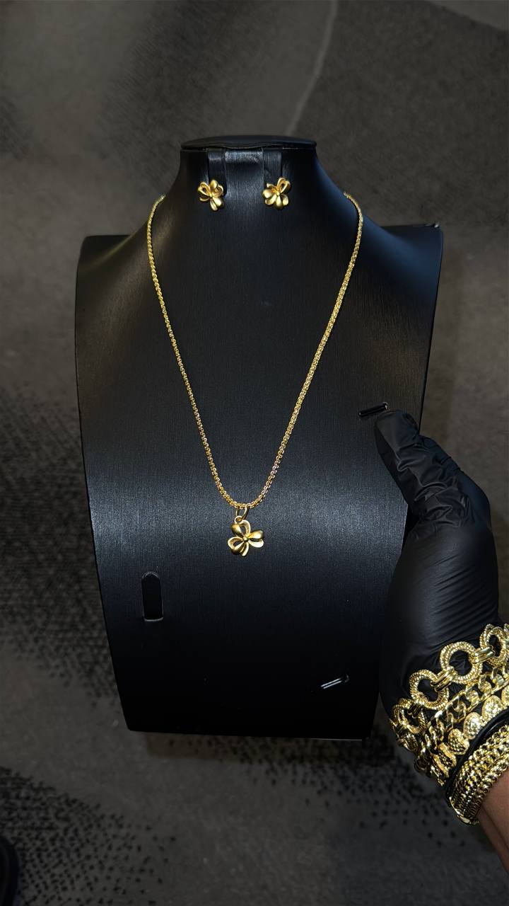Floral Charm Pendant Necklace Set Gold Lookalike