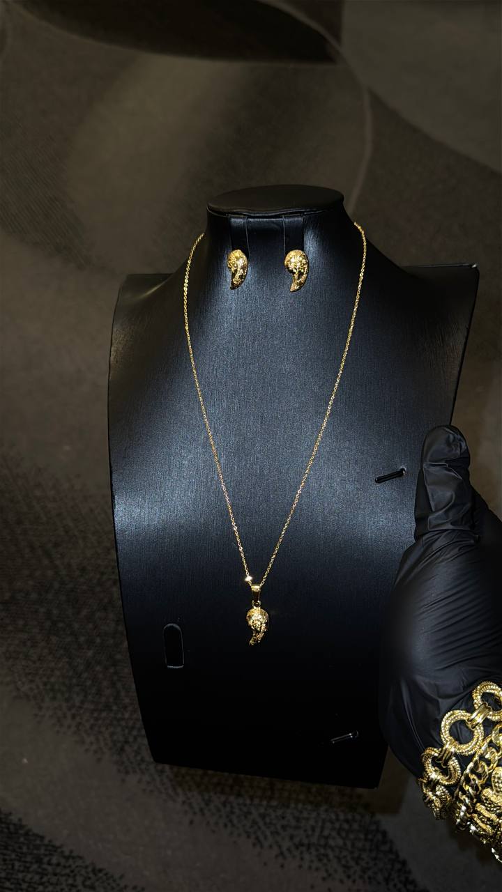 Seashell Charm Pendant Necklace Set Gold Lookalike