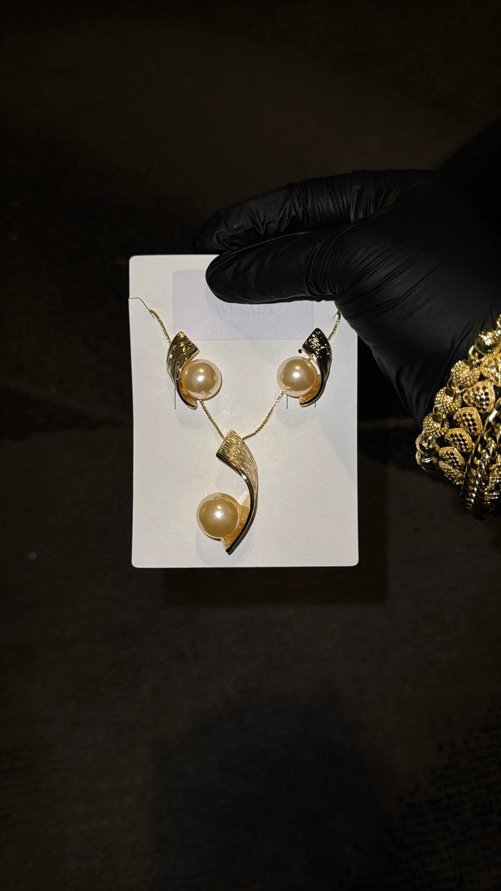 Pearl Grace Swirl Jewelry Set