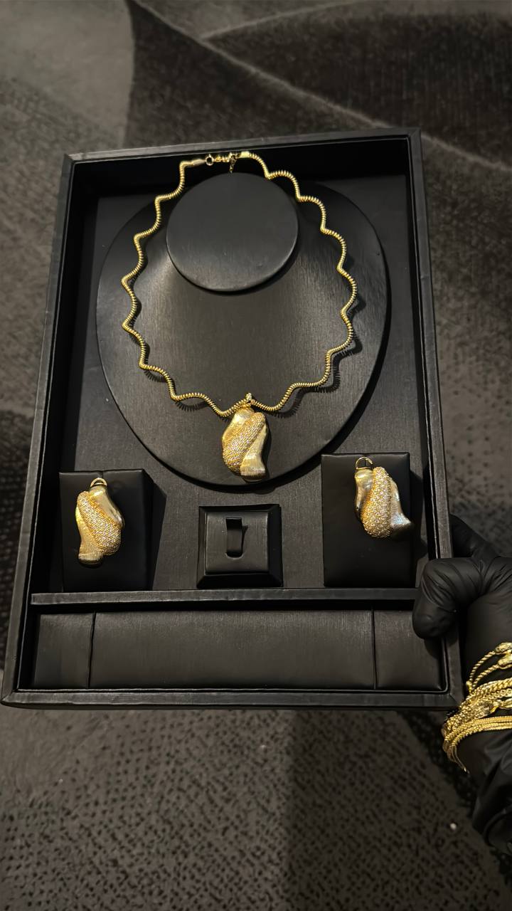 Golden Wave Luxe Jewelry Set