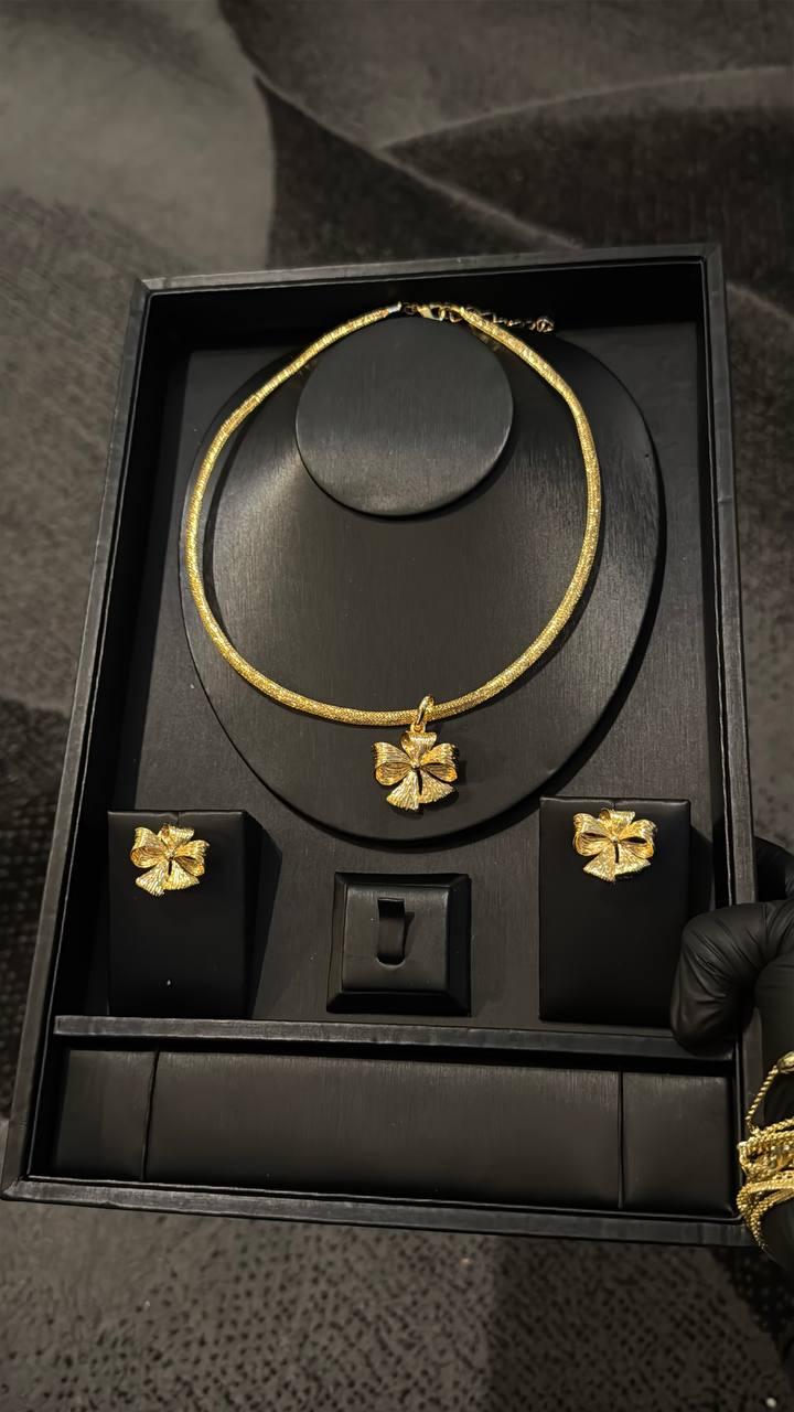 Golden Blossom Elegance Jewelry Set