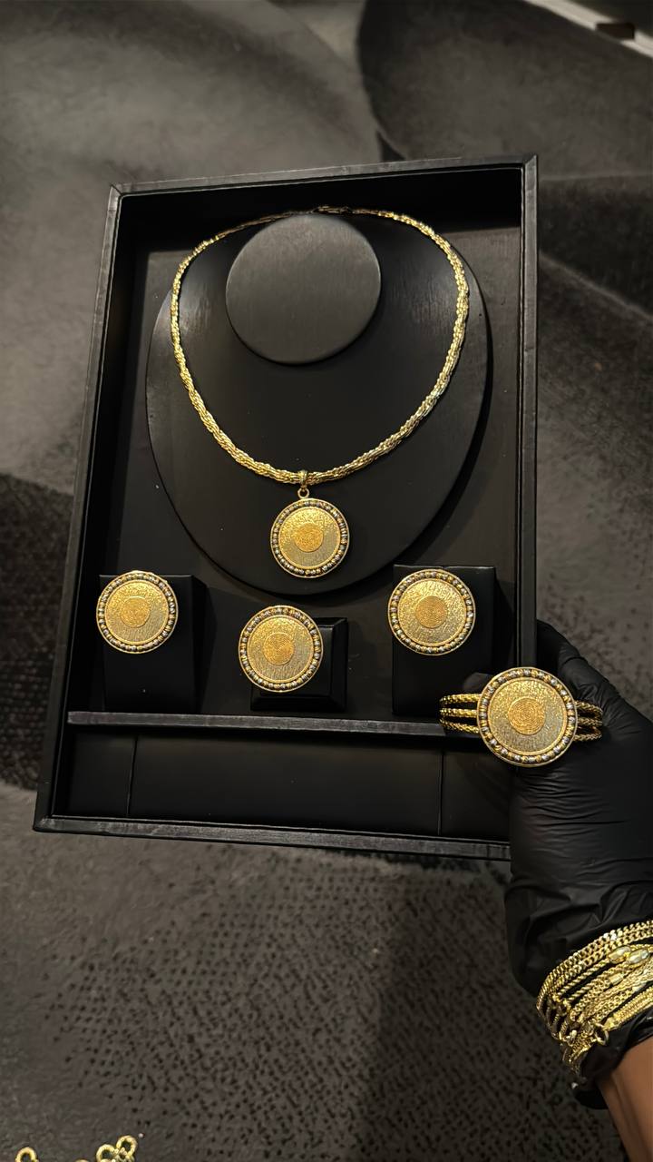 Golden Heritage Medallion Jewelry Set