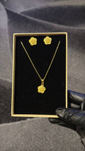 Luxury Floral Pendant Necklace Set Lookalike