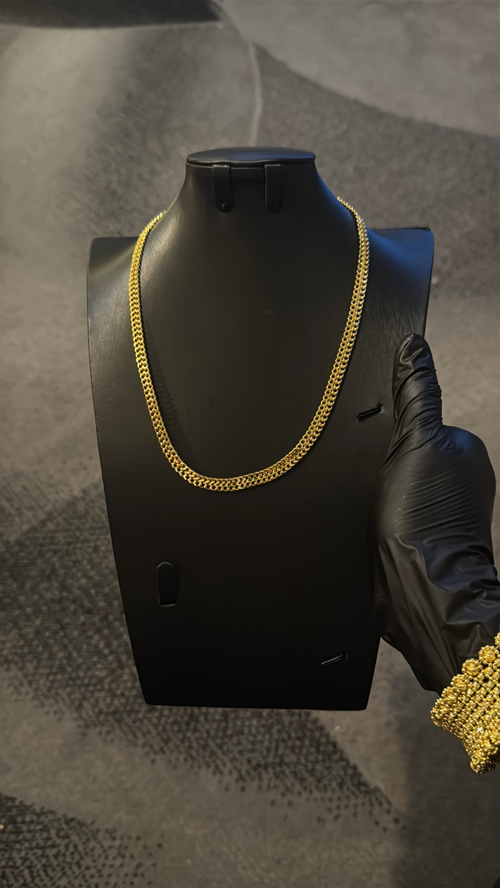 Fancy Carpet Gold Lookalike Chain Necklace