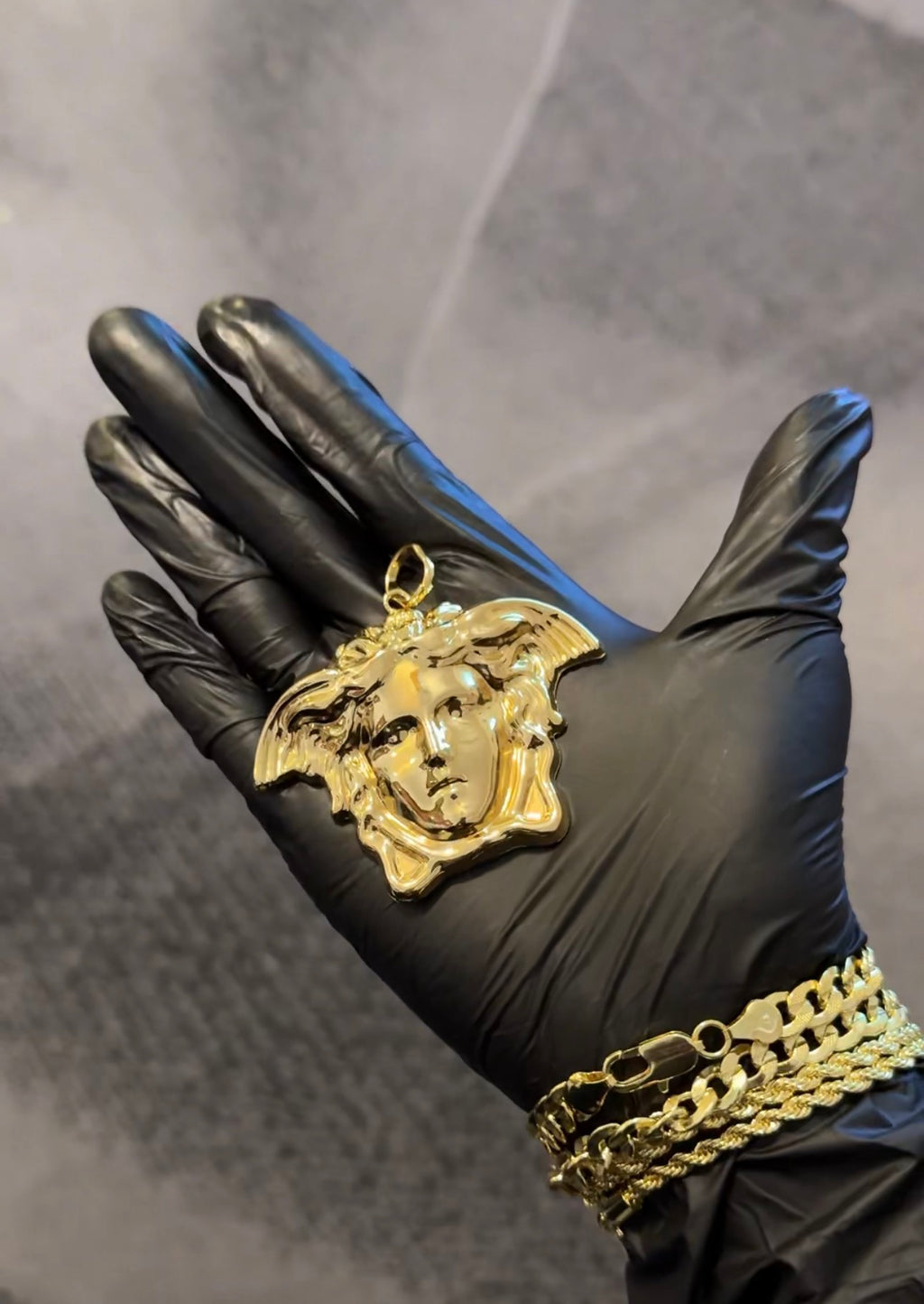 Luxury Medusa Head Pendant