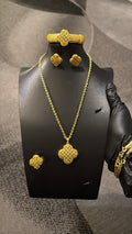 Royal Clover Gold Jewelry Set