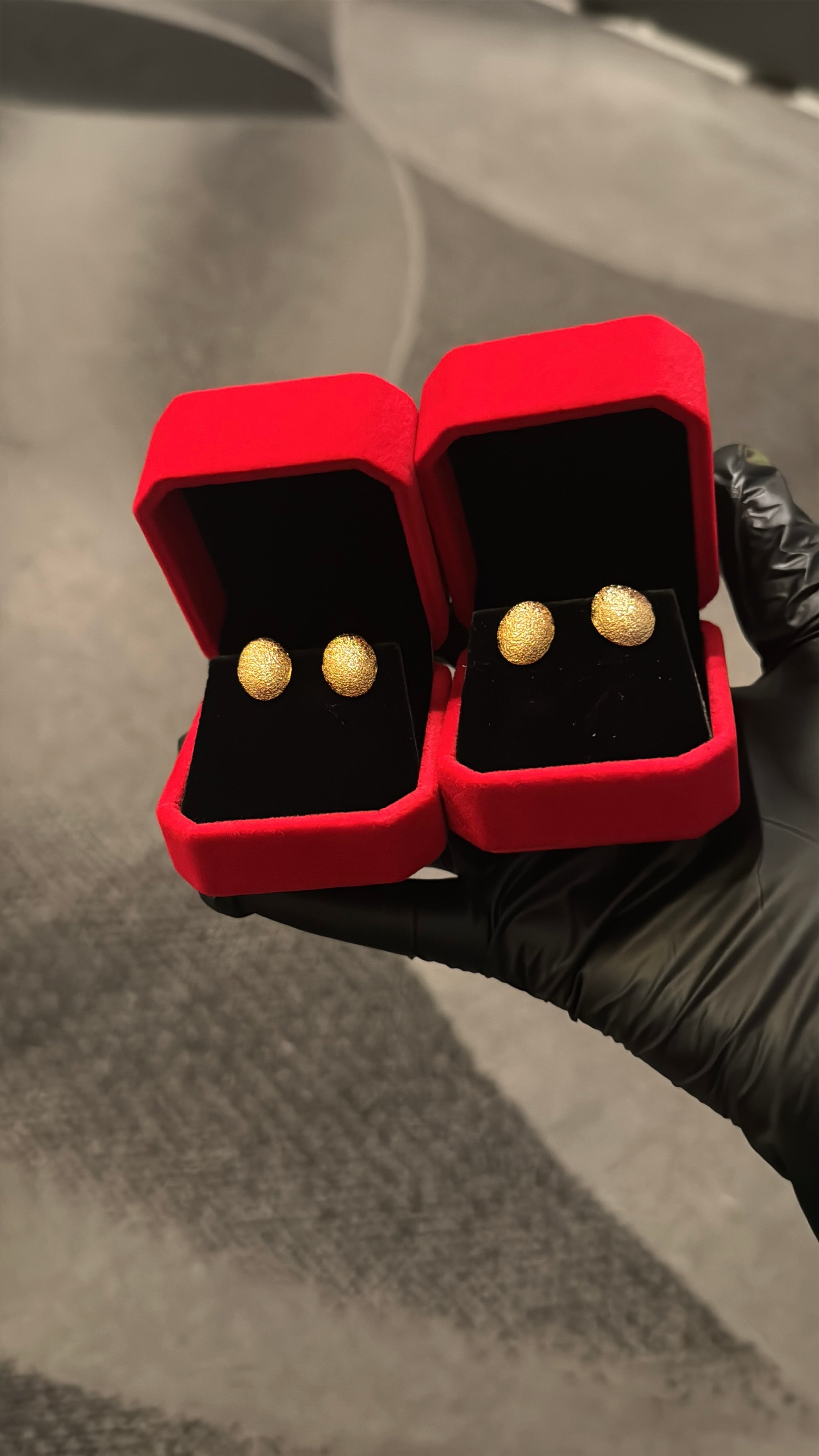 Luxury Sandstone Gold Stud Earrings