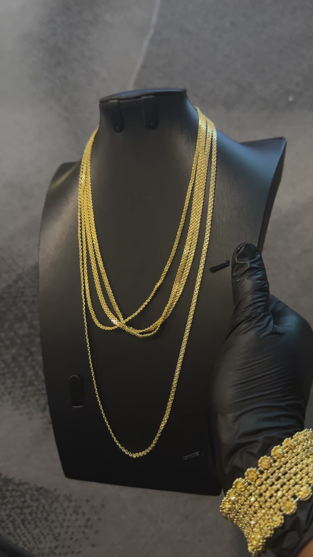 Carpet Gold Lookalike Chain Necklace
