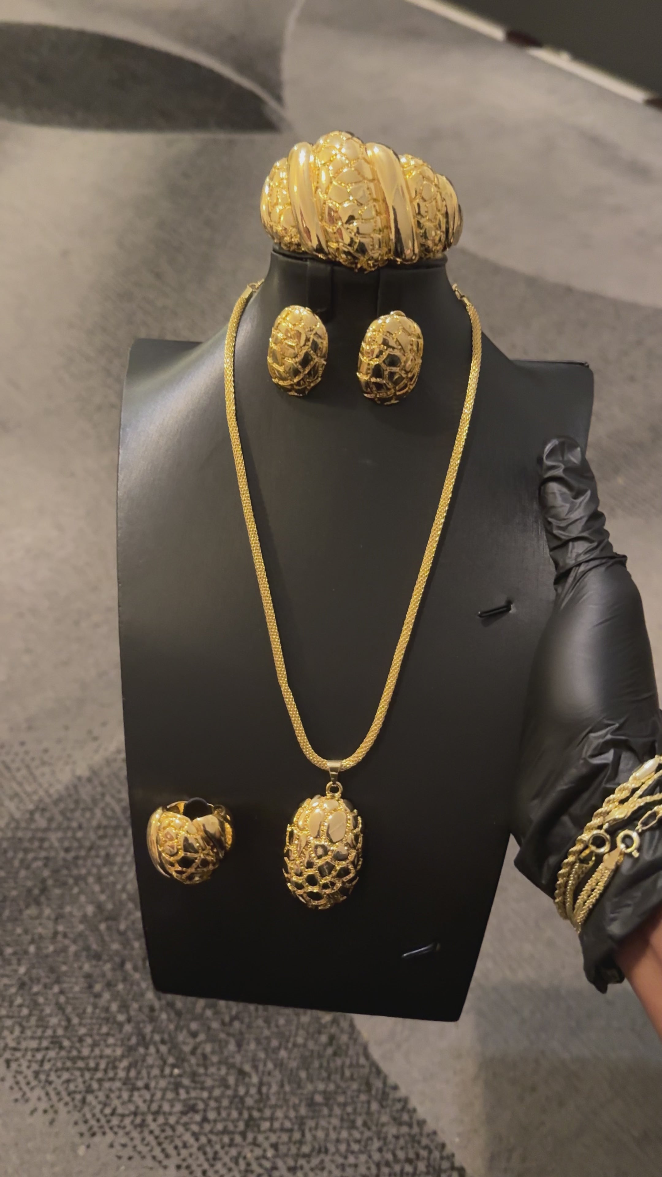 Royal Filigree Jewelry Set